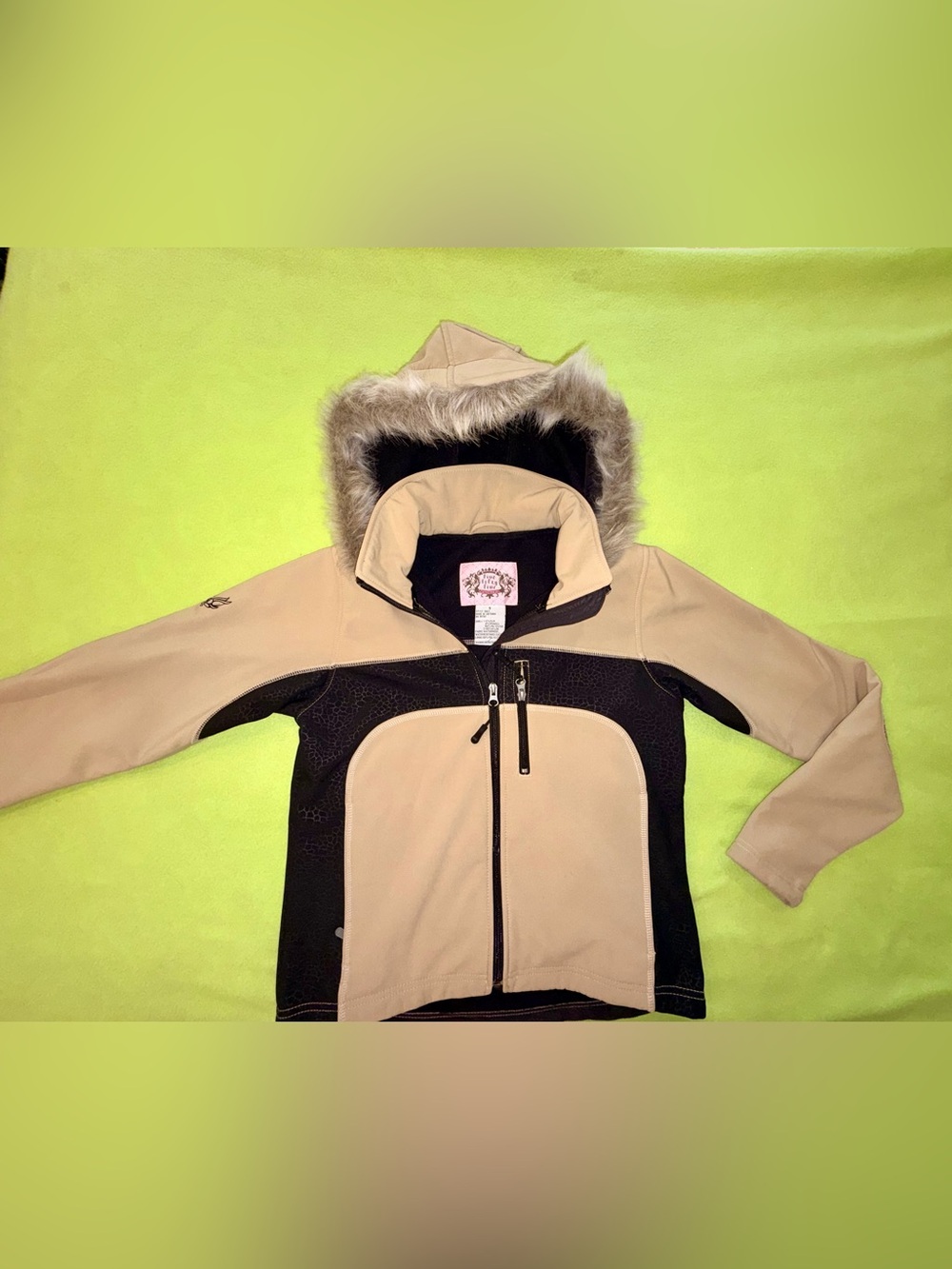 Five Fifty Five Women’s Softshell Ski Snowboard Jacket Tan Black Size S